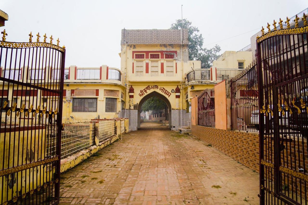 Готель Shree Krishna Bhakti Ashram Вріндаван Екстер'єр фото