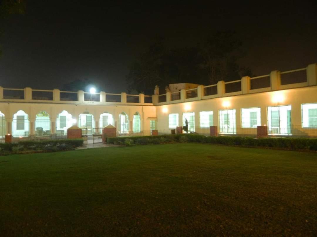 Готель Shree Krishna Bhakti Ashram Вріндаван Екстер'єр фото