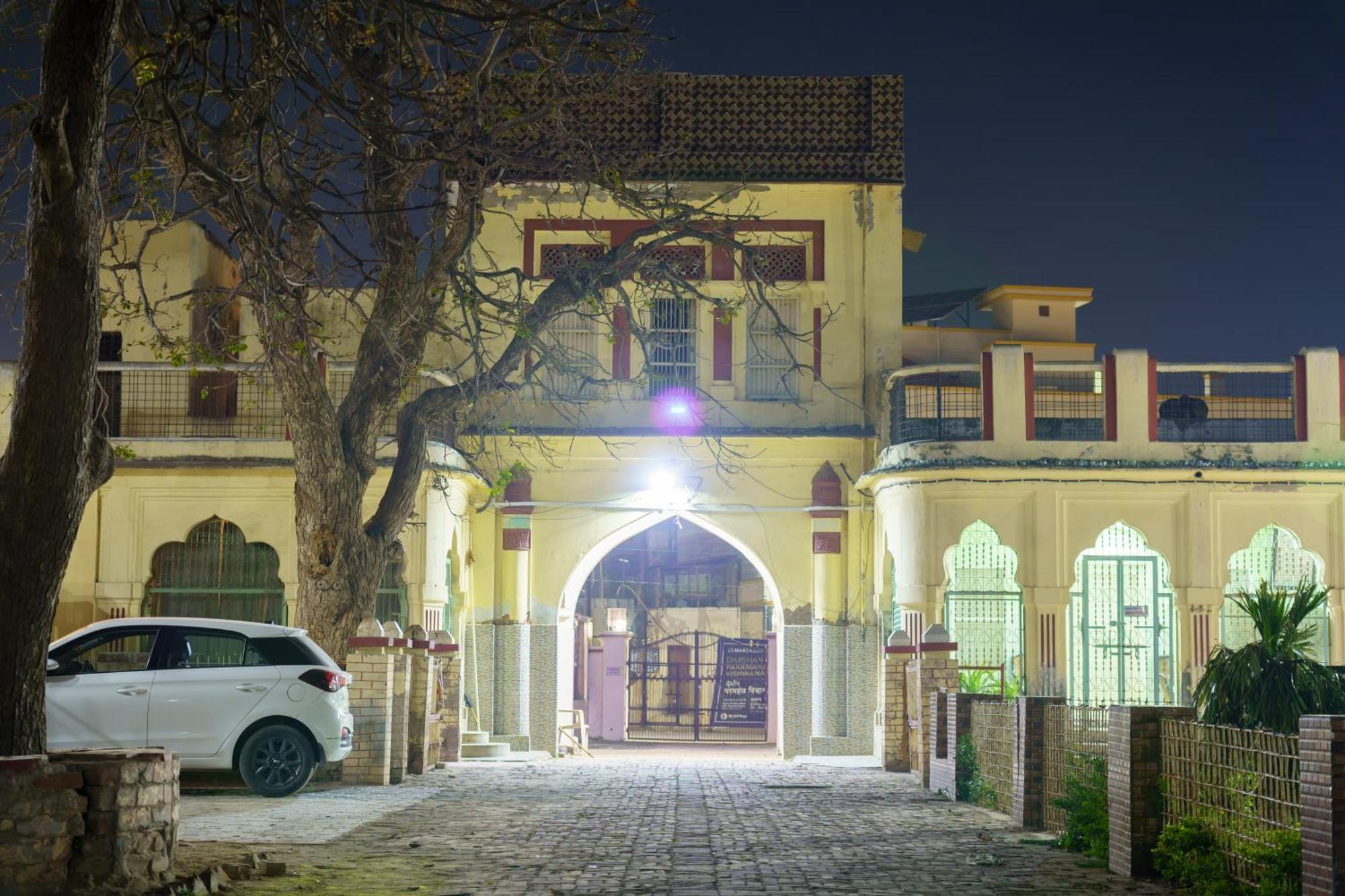 Готель Shree Krishna Bhakti Ashram Вріндаван Екстер'єр фото